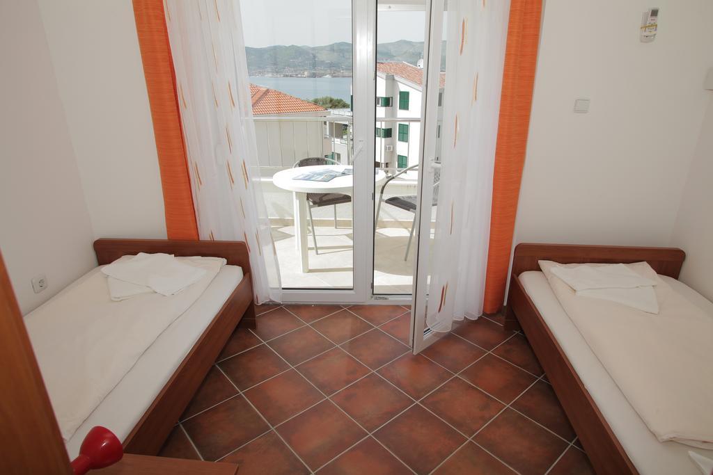 Apartment Horizont Trogir Exteriör bild